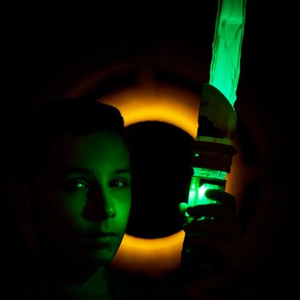 Star Wars Hasbro Power Crystal Lightsaber – Electronic Roleplay Toy with 10 Kyber Crystals and 7 Blade Colours | Create Your Own Custom Lightsaber with Sound FX | Gift for Kids Fans | Ages 4+