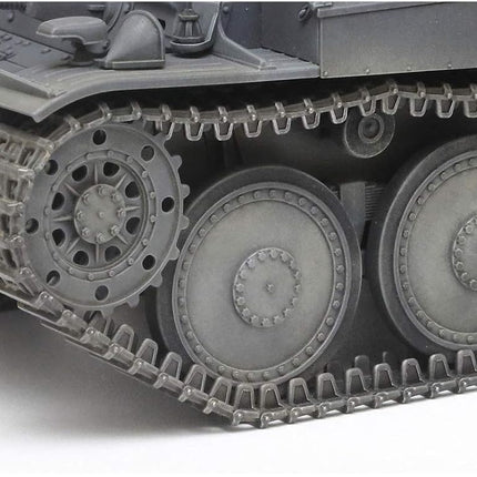 Tamiya 35369 German Heavy Self Propelled Howitzer Hummel (1:35 Scale)