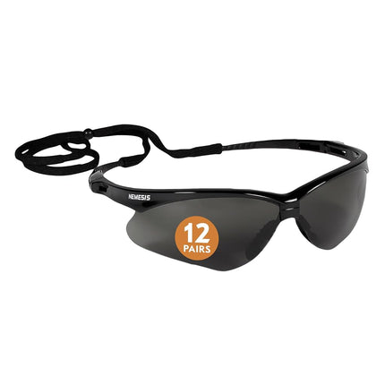 Lunettes de sécurité KLEENGUARD V30 Nemesis (22475), avec revêtement anti-buée, verres fumés, monture noire, lunettes de soleil unisexes pour hommes et femmes (Qté 12)