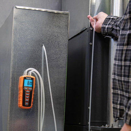 Digital Manometer, Air and Gas Pressure Tester, Differential Dual Port Pressure Gauge, Large LCD Display with Backlight Klein Tools ET180