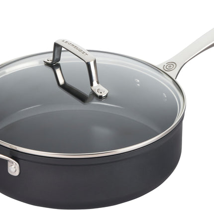 Le Creuset Essential Non-Stick Ceramic Saut� Pan w