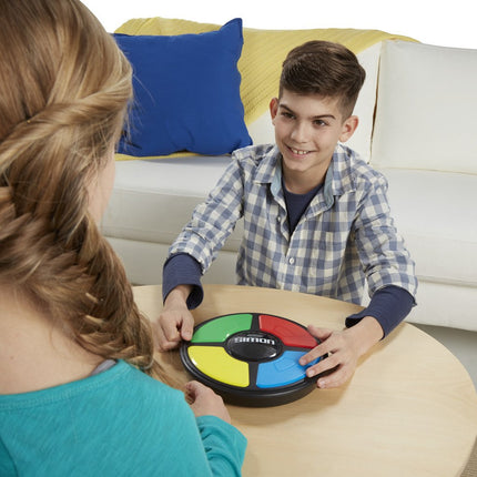 Hasbro Gaming – Classic Simon Game, for 8 years to 99 years
