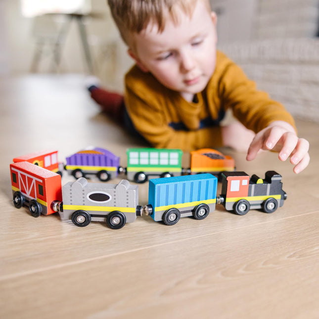 Melissa & Doug Wooden Train Cars (8-Piece Train Set)