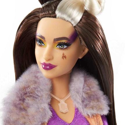 Disney Zombies 2, muñeca de licántropo Wynter Barkowitz (aprox. 29 cm) con atuendo de rockera y accesorios, 11 articulaciones articuladas, excelente regalo para niños de 5 años en adelante.