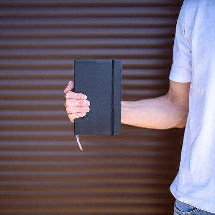 Moleskine I Am London Ruled Notebook, Hard Cover and Elastic Closure, London Theme, Large, 13 x 21 cm