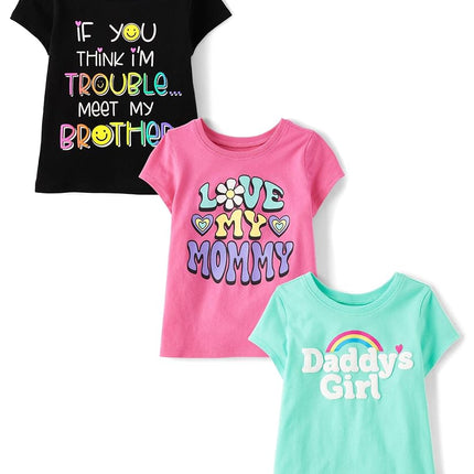 The Children's Place Camisetas gráficas de manga corta con unicornios, mariposas y tendencias para bebés y niñas pequeñas, paquete de 3, Mom/Daddys Girl/Brother, 4T
