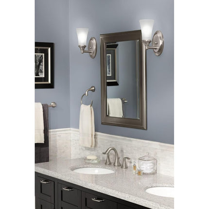 Moen YB2861ORB Eva Applique de salle de bain à 1 lumière à double montage avec verre dépoli, bronze huilé