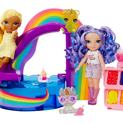 Rainbow High Littles Pool Day with Blush Play Set - with a Small 14 cm Pink Doll, Pool with Rainbow Slide, Accessories, Smoothie Stand, for Children from 4 Years