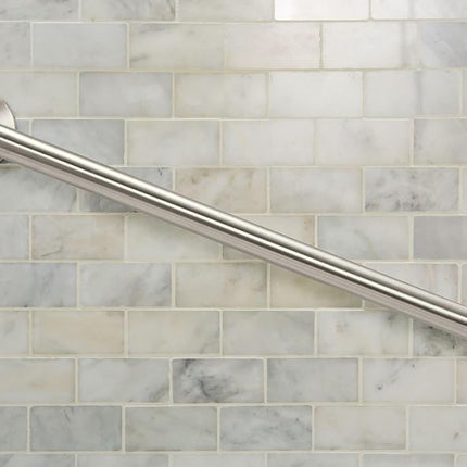 Moen 8718 Barra de agarre de acero inoxidable de 1-1/4 x 18 pulgadas, de acero inoxidable, 18 pulgadas