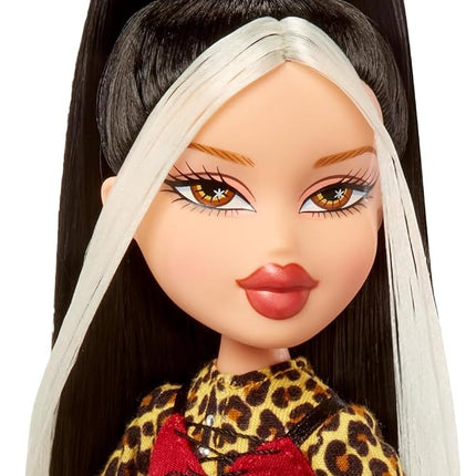 Bratz Stylin' Jade - Fashion Doll with Customisable T-Shirt for You, Comes with Accessories, Cute Toys for Girls