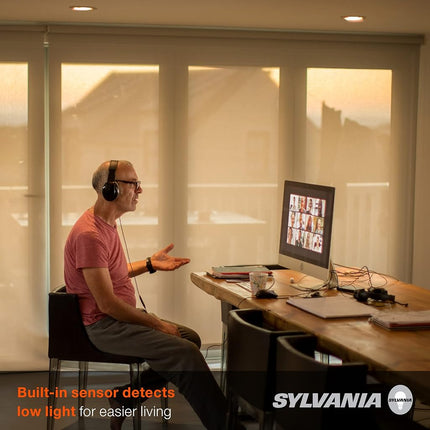 Bombilla LED Sylvania PAR38 de anochecer a amanecer con sensor de luz de encendido/apagado automático, 120W=14W, 1250 lúmenes, 3000K, blanco brillante - Paquete de 4 (41279)