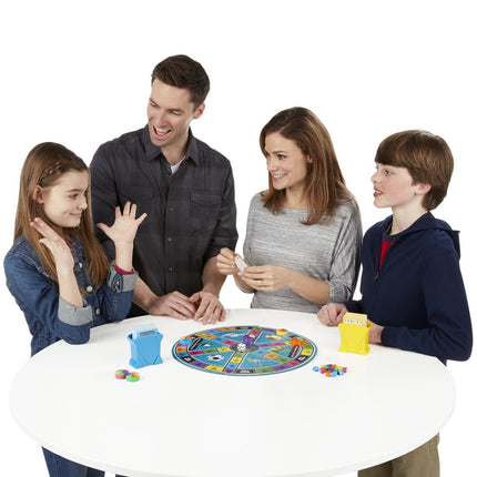 Juego Trivial Pursuit Edición Familiar de Hasbro (edición en inglés)