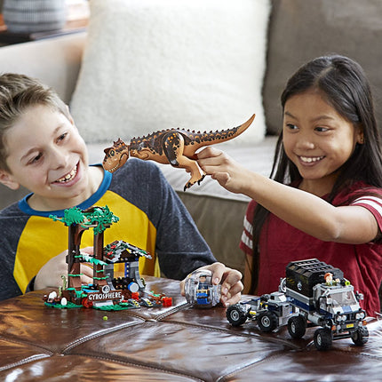 Lego Jurassic World Carnotaurus Gyrosphere Escape 75929 (577 pieces)