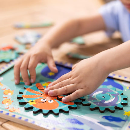 Melissa & Doug Wooden Underwater Jigsaw Spinning Gear Puzzle – 18 Pieces, Puzzles for 3 year olds, Montessori toys, Toddler puzzles, Problem solving, Gift for boy or girl