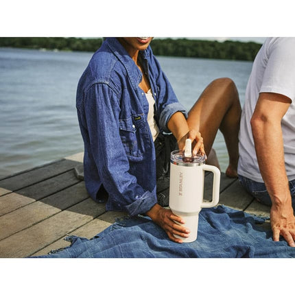 Gobelet Stanley Quencher ProTour avec paille rabattable et couvercle anti-fuite 1,2 L – Paille et poignée intégrées – Compatible avec porte-gobelet – Gobelet isotherme en acier