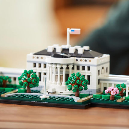 LEGO 21054 Architecture The White House Display Model Building Kit, Landmark Collection Set for Adults, Collectible Home Décor Gift Idea for Men, Women, Him or Her