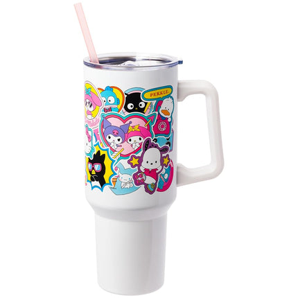Vaso de acero inoxidable Silver Buffalo Sanrio Hello Kitty and Friends con calcomanía de collage, asa y pajita, cabe en portavasos estándar, 40 onzas