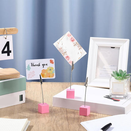 Gersoniel 20 clips para notas con base de cubo y pinza de cocodrilo, soporte de madera para números de mesa, tarjetero con base de cubo, mini soporte para fotos y menús para exhibir tarjetas de números (rosa)
