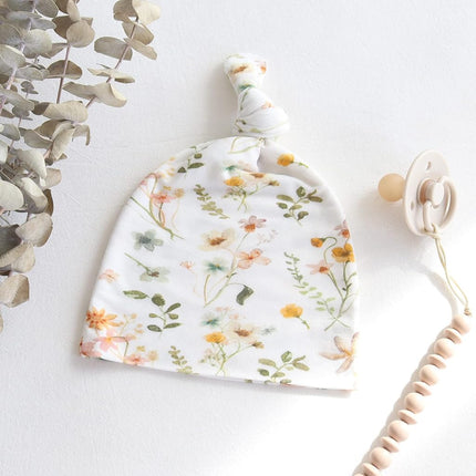 LifeTree Newborn Swaddle Set with Matching Hat and Bow, Wooden Birth Announcement Card, Baby Girl Newborn Receiving Blanket Baby Floral Motif Nursery Swaddle Wrap