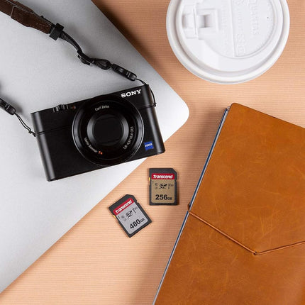 Transcend SDC300S 8GB SDHC Class 10 Memory Card, Up to 20/10 MB/s Read/Write Speed for Digital Cameras TS8GSDC300S