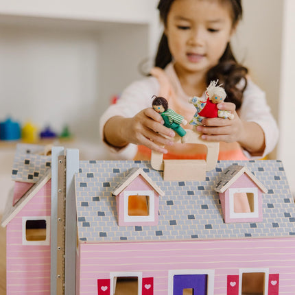 Melissa & Doug Casa de muñecas de madera plegable con 2 muñecas y muebles de madera, casa de muñecas pequeña portátil para niños a partir de 3 años