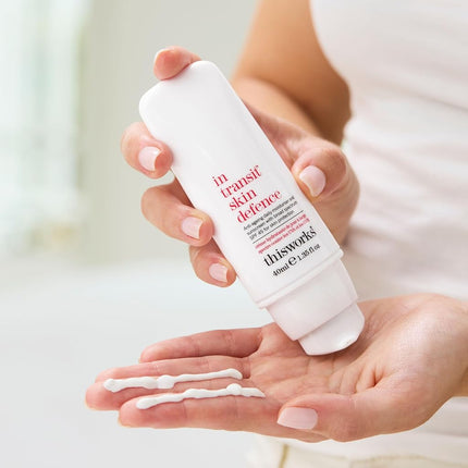 This Works In Transit Skin Defence, 40 ml - SPF Face Moisturiser with Hyaluronic Acid, Vitamin E and Antioxidants - Anti-Aging Daily Face Sunscreen with SPF 45 for Broad-Spectrum UVA/UVB Protection