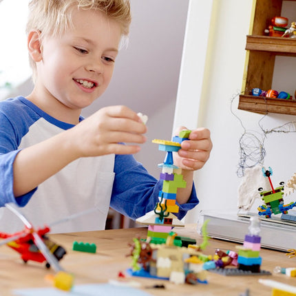 LEGO Classic Diversión Mundial 10403 Kit de construcción (295 piezas)
