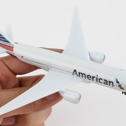Herpa Toys Single Airplane American, toy model in small scale, aeroplane model, collect, play, miniature model made of plastic – suitable for 3 year olds