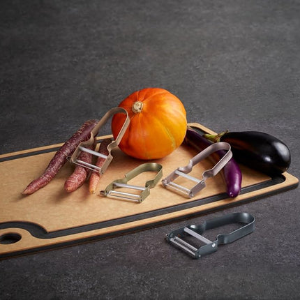 VICTORINOX 6.0900.21 REX Peeler with Sprout Remover, 4.3 inches (10.9 cm), Blueberry, for Peeling Soft Fruits to Hard Ingredients