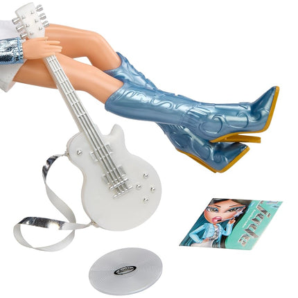 Bratz Pop Starz Jade - Fashion Doll with Collectable Charm, Outfit and Music Accessories