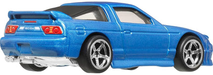 Hot Wheels Cars, Premium Fast & Furious 1:64 Scale Die-Cast Car for Collectors Inspired by Fast & Furious Movie Franchise