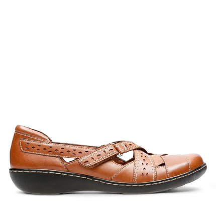 Clarks Women's Ashland Spin Q Slip-On Loafer, Tan, 8 UK
