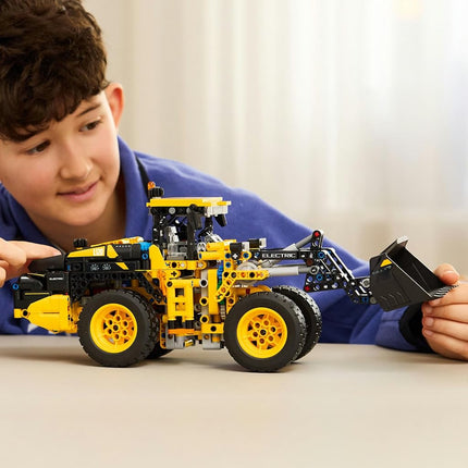 LEGO® Technic™ Volvo L120 Electric Wheel Loader 42209 Construction Toy, Vehicle Set Model, Buildable Engineering Toy for Kids, Loading Shovel for Boys and Girls Aged 9 and up