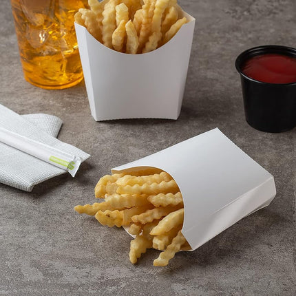 Vaso para papas fritas Bio Tek de 4.5 x 3.2 x 3.9 pulgadas, 100 vasos desechables para refrigerios - Apilables, sostenibles, papel blanco, soporte de 3 onzas para papas fritas, aros de cebolla, palomitas de maíz o galletas - Restaurantware