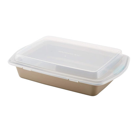 Rachael Ray Cucina Plat de cuisson/Moule à gâteau antiadhésif avec couvercle et poignées, Rectangulaire – 23 cm x 33 cm, Marron