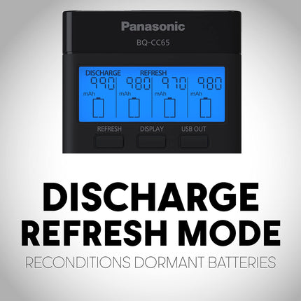 Cargador rápido superavanzado Panasonic K-KJ65KHA4BA de 4 posiciones con panel indicador LCD, puerto de carga USB y 4 pilas recargables AA eneloop pro, negro