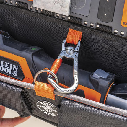 Klein Tools BC511S Centro de Trabajo para Cubos, Bolsa de Herramientas Grande, Accesorio de Sistema de Riel con Gancho en S, Capacidad para Herramientas de Liniero, Cortadores, Engarzadoras y Llaves de Impacto