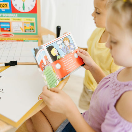 Melissa & Doug ¡A la escuela! Juego de simulación de aula - Sé maestro o estudiante - Certificado FSC
