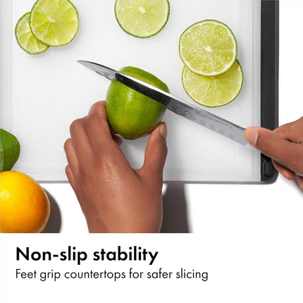 OXO Good Grips - Juego de 2 tablas de cortar de plástico (paquete de 1) Transparente