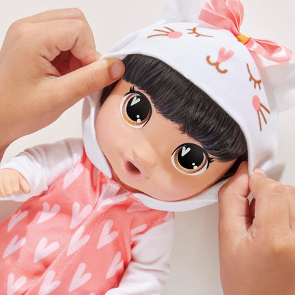 Baby Alive Super BFF Katie Kat - Muñeca con pelo negro, juego de accesorios, 28 cm, juguetes para niños y niñas a partir de 3 años (exclusivo de Amazon)