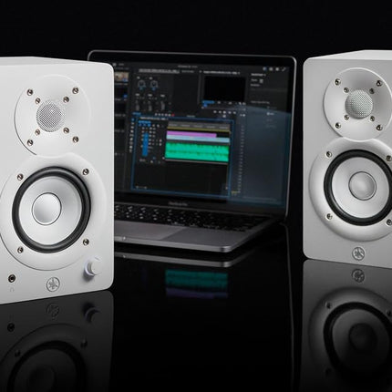 YAMAHA Hs3 Powered Studio Multimedia Wired Monitor In Black,Pair(Hs3 B)