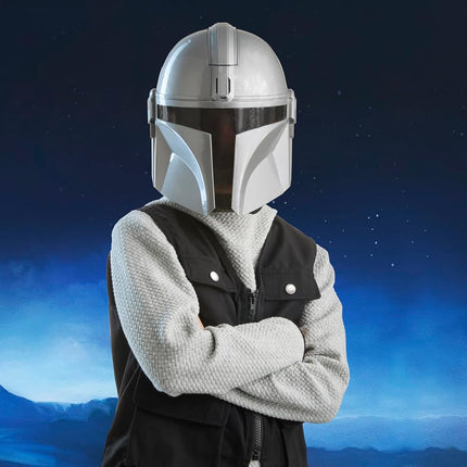 Star Wars The Mandalorian Electronic Mask with Phrases & Sound Effects, Costume for Children, Toys for Boys & Girls Ages 5+