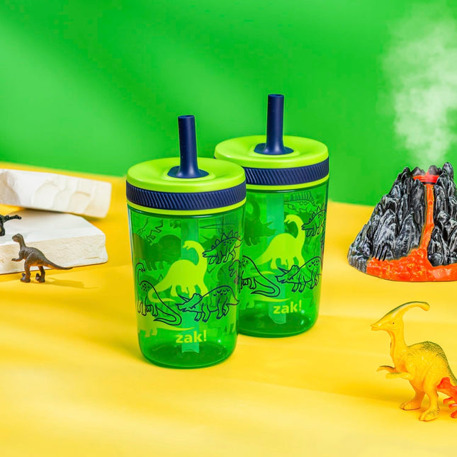 Zak Designs Kelso Set de Vasos de 443 ml, (Camuflaje de Dino) Tapa Antifugas Atornillable sin BPA con Pajita Hecho de Plástico Duradero y Silicona, Paquete de Vasos Perfectos para Niños Pequeños (Set de 2 Piezas)