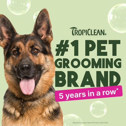 Tropiclean No Rinsing Berry and Coconut Deep Cleansing Waterless Shampoo for Dogs 220mL