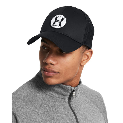 Under Armour Gorra Trucker de Deporte para Hombre, Gorra Súper Suave y Cómoda para Hombre para Deportes y Entrenamiento, Gorra Trucker para Mantener la Cabeza Fresca y Seca, Negro/Negro/Blanco, Talla Única