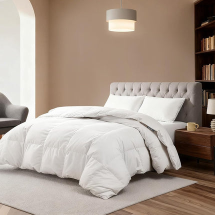 Hôtel Suite Couette en Plumes et Duvet Luxueuse Taille Jumeau, Housse 100 % Coton, Couettes Collection Hôtel, Garnissage 1250g, Chaleur Moyenne Toutes Saisons 173 x 224 cm Blanche