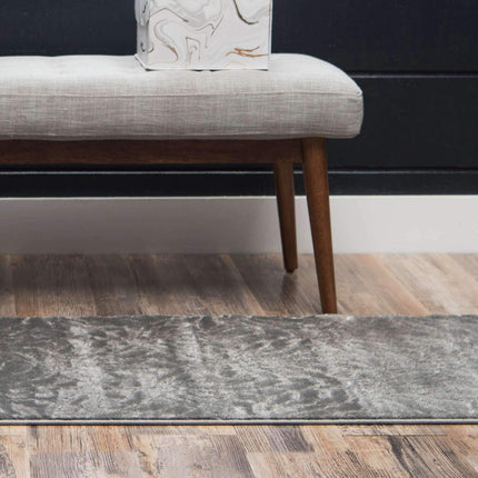 Unique Loom Marilyn Monroe Glam Collection Textured Lotus Floral Gray Silver Runner Rug (2' x 10')