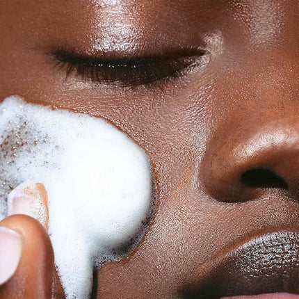 Clarins Gentle Renewing Cleansing Mousse | Cleanses, Gently Exfoliates & Refreshes | Foaming Mousse |Soap-No|SLS-No | Dermatologist Tested | Exfoliating Tamarind Pulp Extract Rich In AHAs | 150 ml