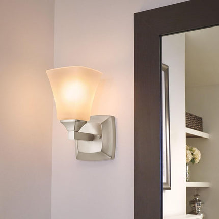 Moen YB5161BN Voss Applique de salle de bain à une ampoule, nickel brossé