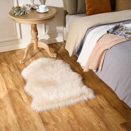 EasyJoy Faux Fur Soft Fluffy Single Sheepskin Style Rug Chair Cover Seat Pad Shaggy Area Rugs for Bedroom Sofa Floor (2 x 3 ft Sheepskin, Beige)